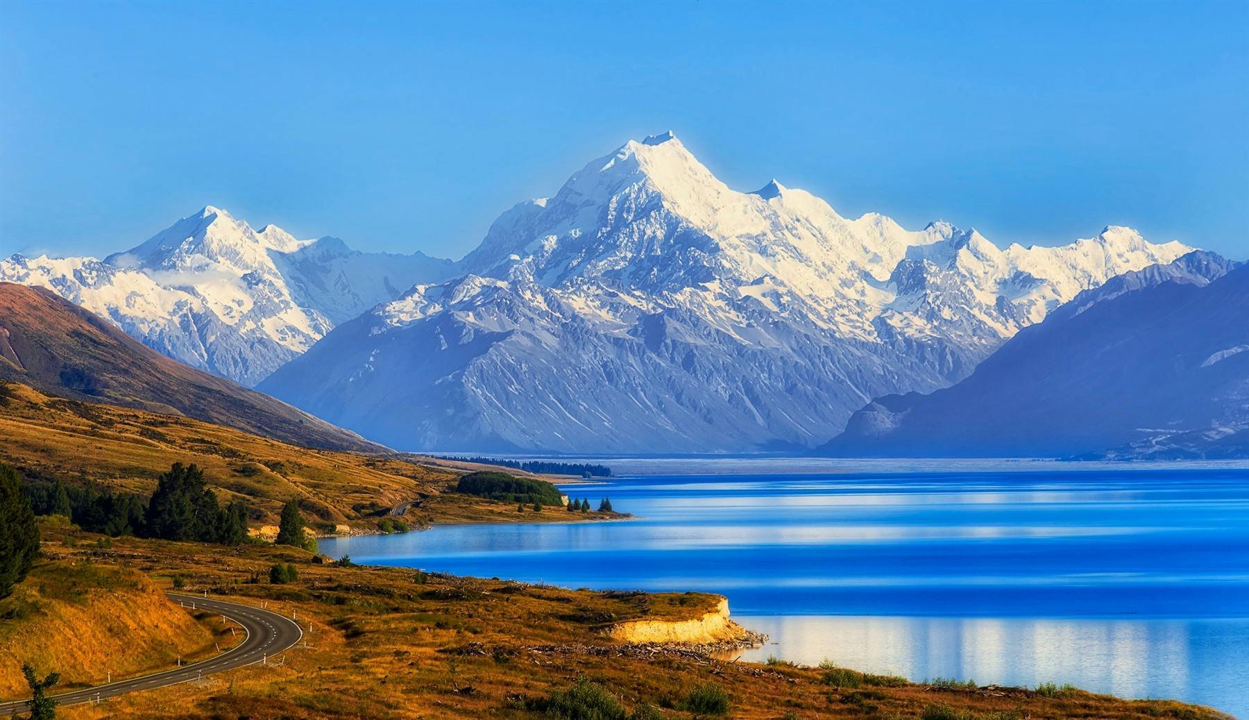 Christchurch to Lake Pukaki/Mt Cook (180 miles)