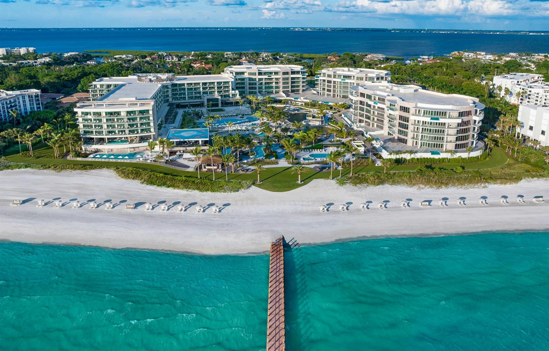 Discover the laidback barrier island of Longboat Key on Florida’s Gulf Coast <place>The St. Regis Longboat Key Resort</place><fomo>26</fomo>
