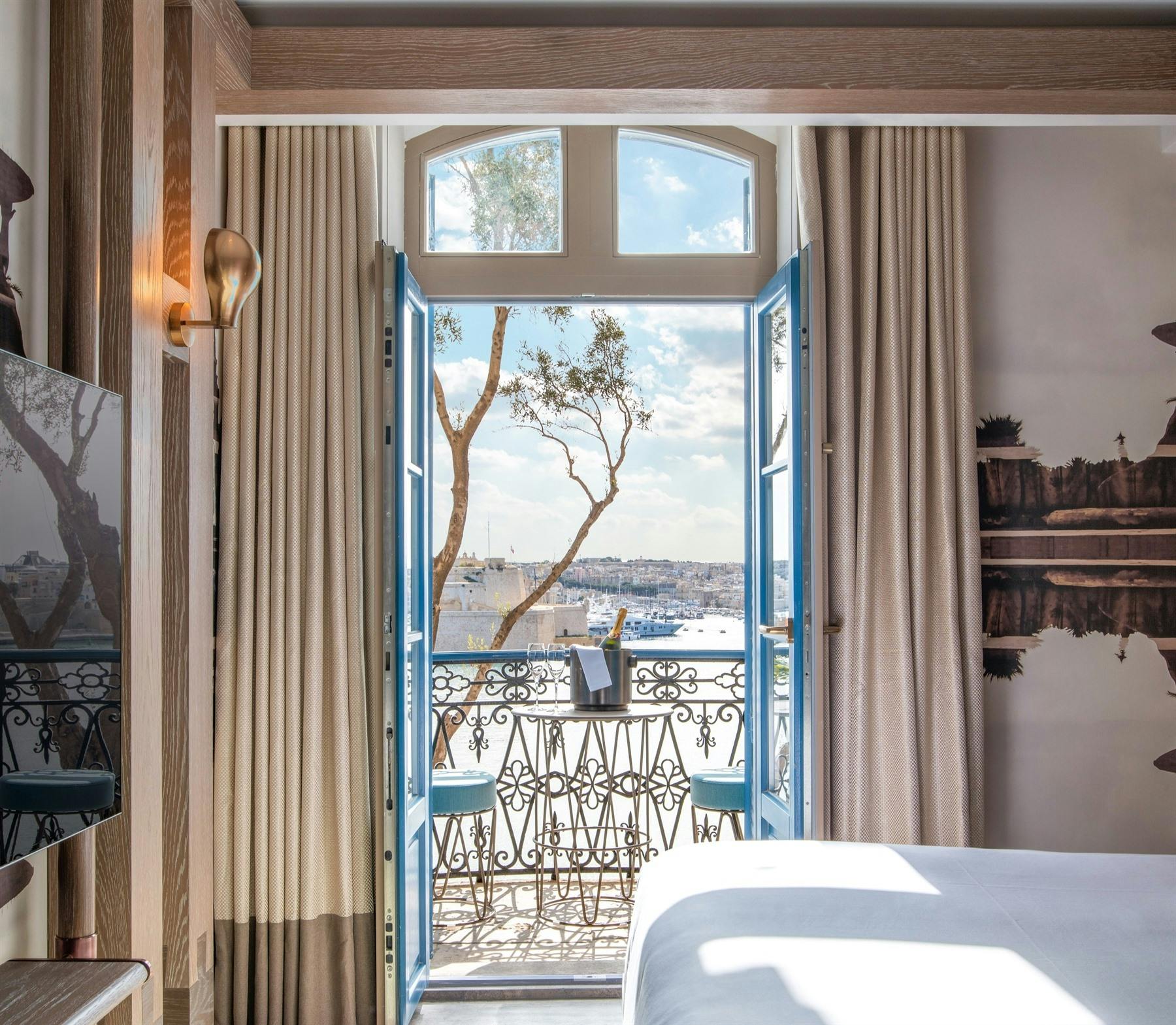 Superior Grand Harbour View Suite