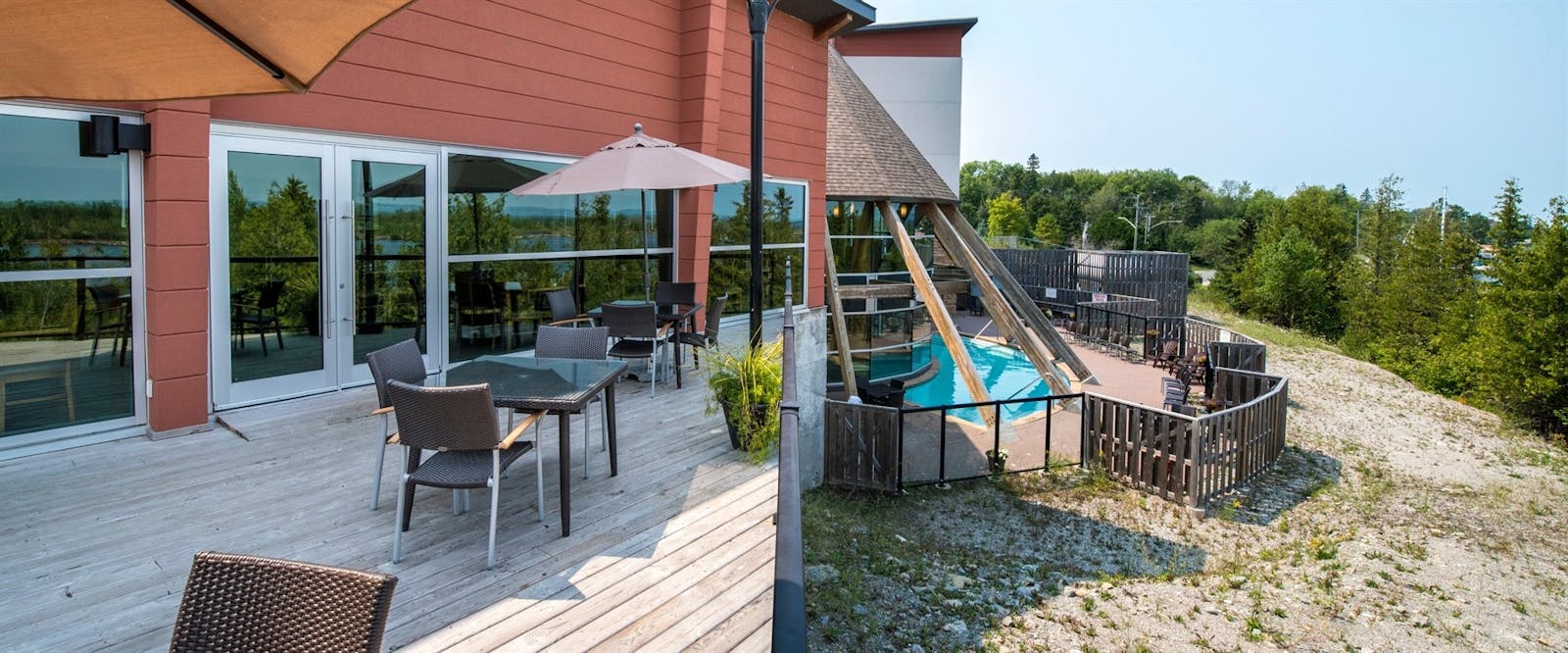 Manitoulin Hotel Waterfront Hotel on Manitoulin Island Ontario