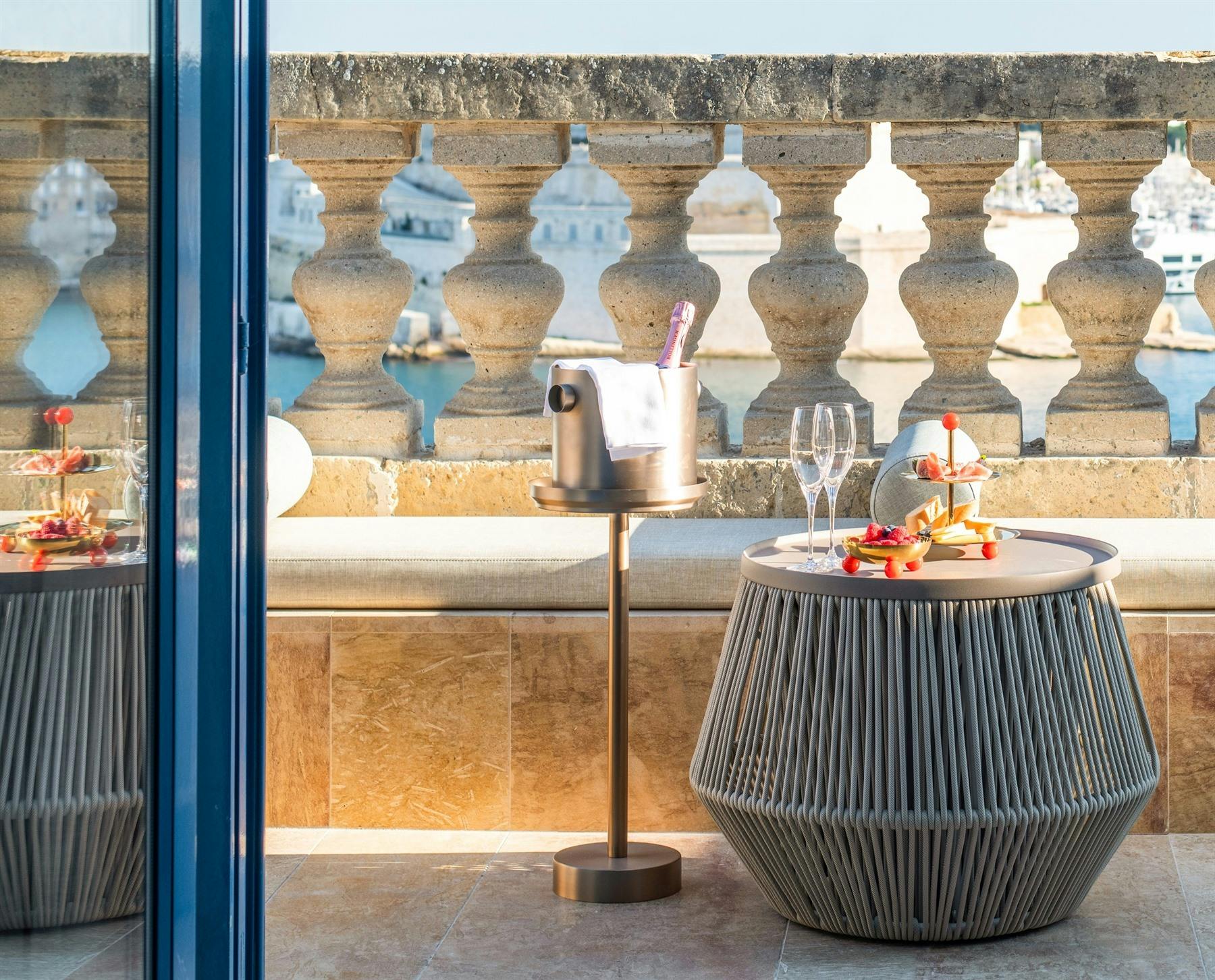 Presidential Harbour View Residence with Plunge Pool