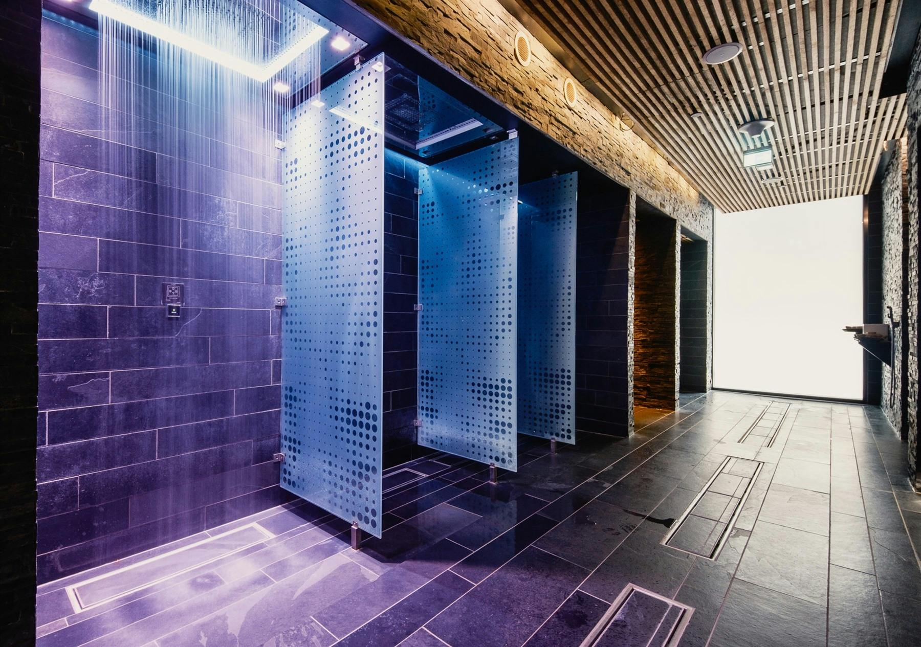 Sensory Sky Showers, The Thief, Oslo, Norway