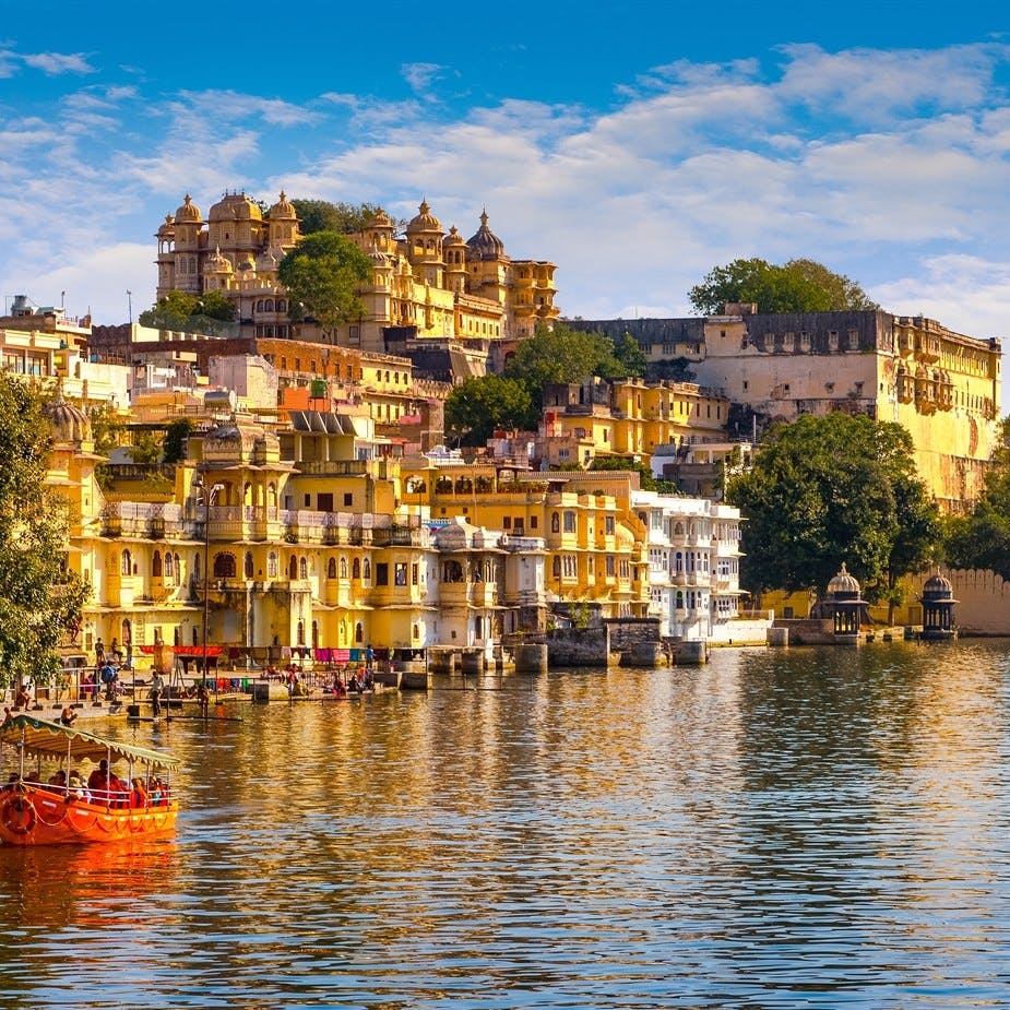 Drive to Udaipur via Ranakpur