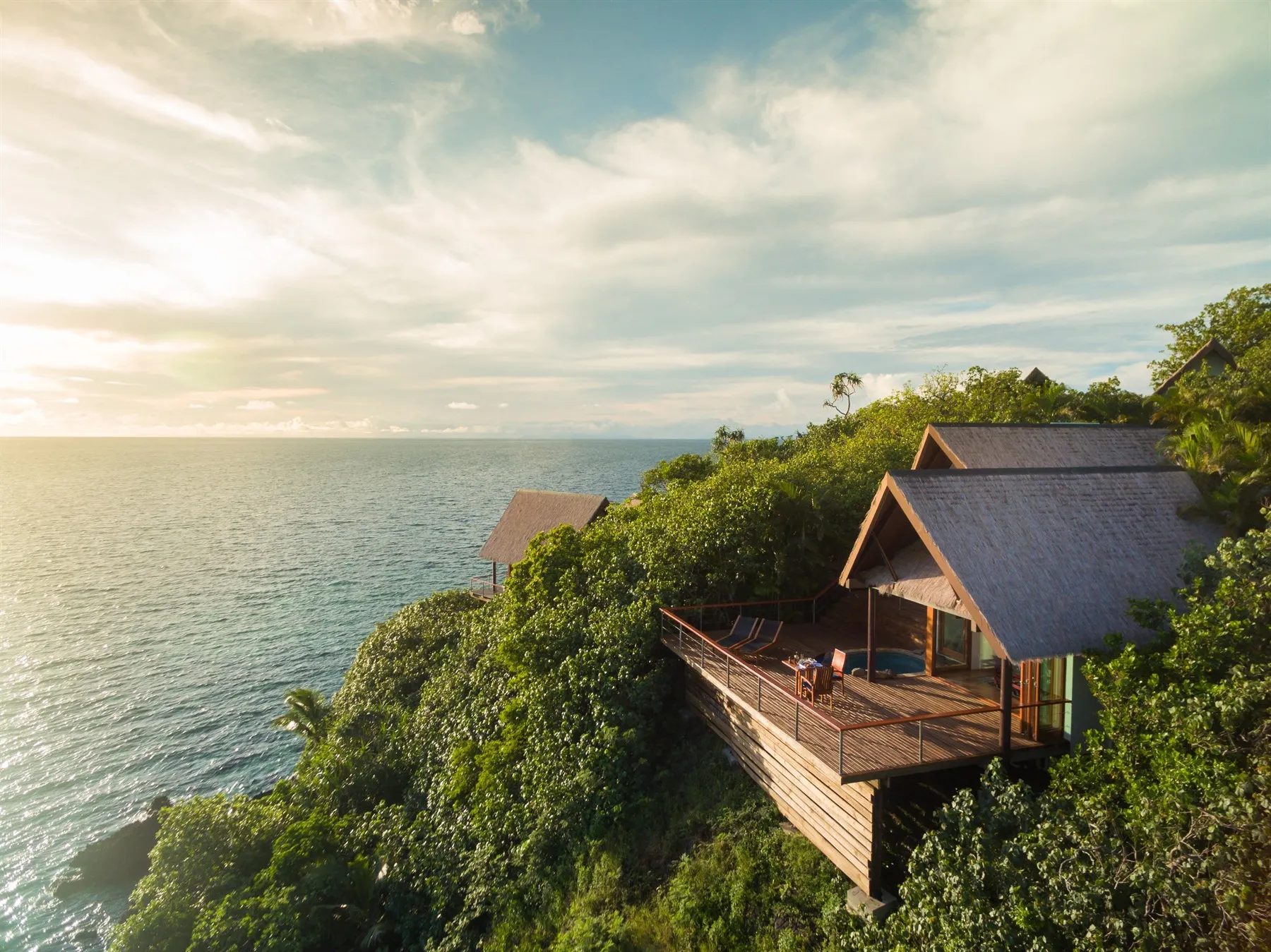 lagoon plunge pool bungalow
