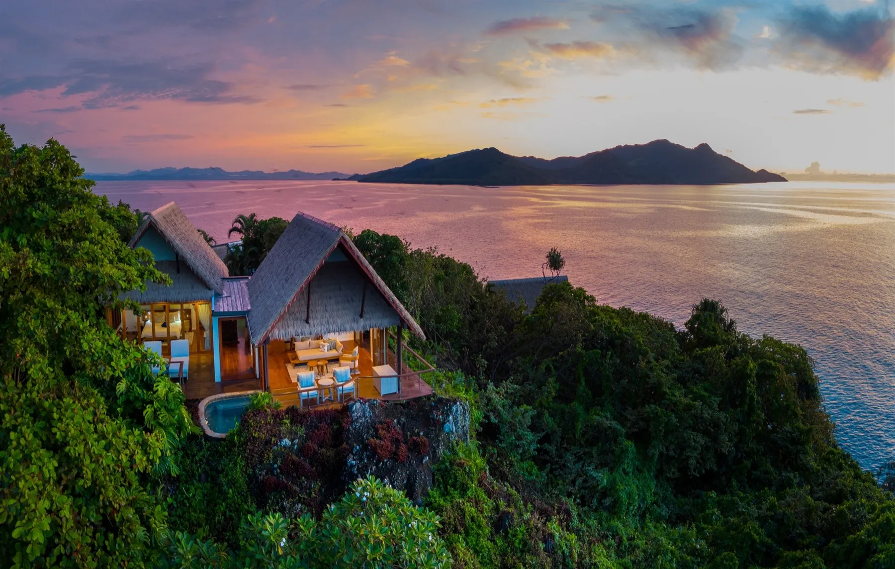 island plunge pool villa